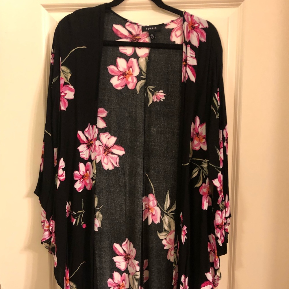 Torrid Size 1/2 Floral Kimono